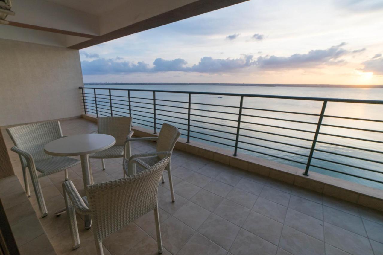 Lake Boutique Apartments & Rooms Mamaia Luaran gambar